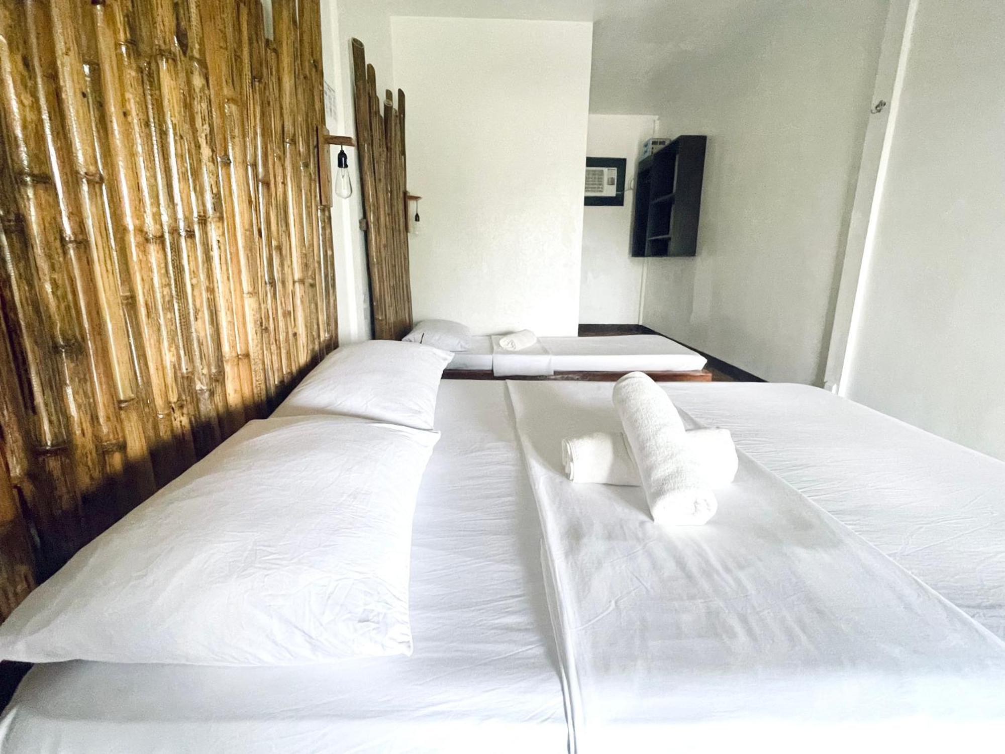 Siargao Sunflower Suites Генерал-Луна Экстерьер фото