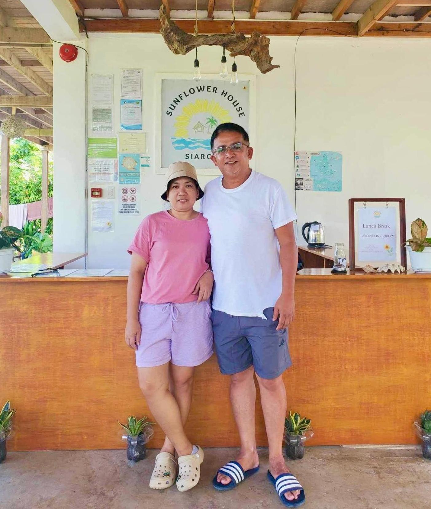 Siargao Sunflower Suites Генерал-Луна Экстерьер фото